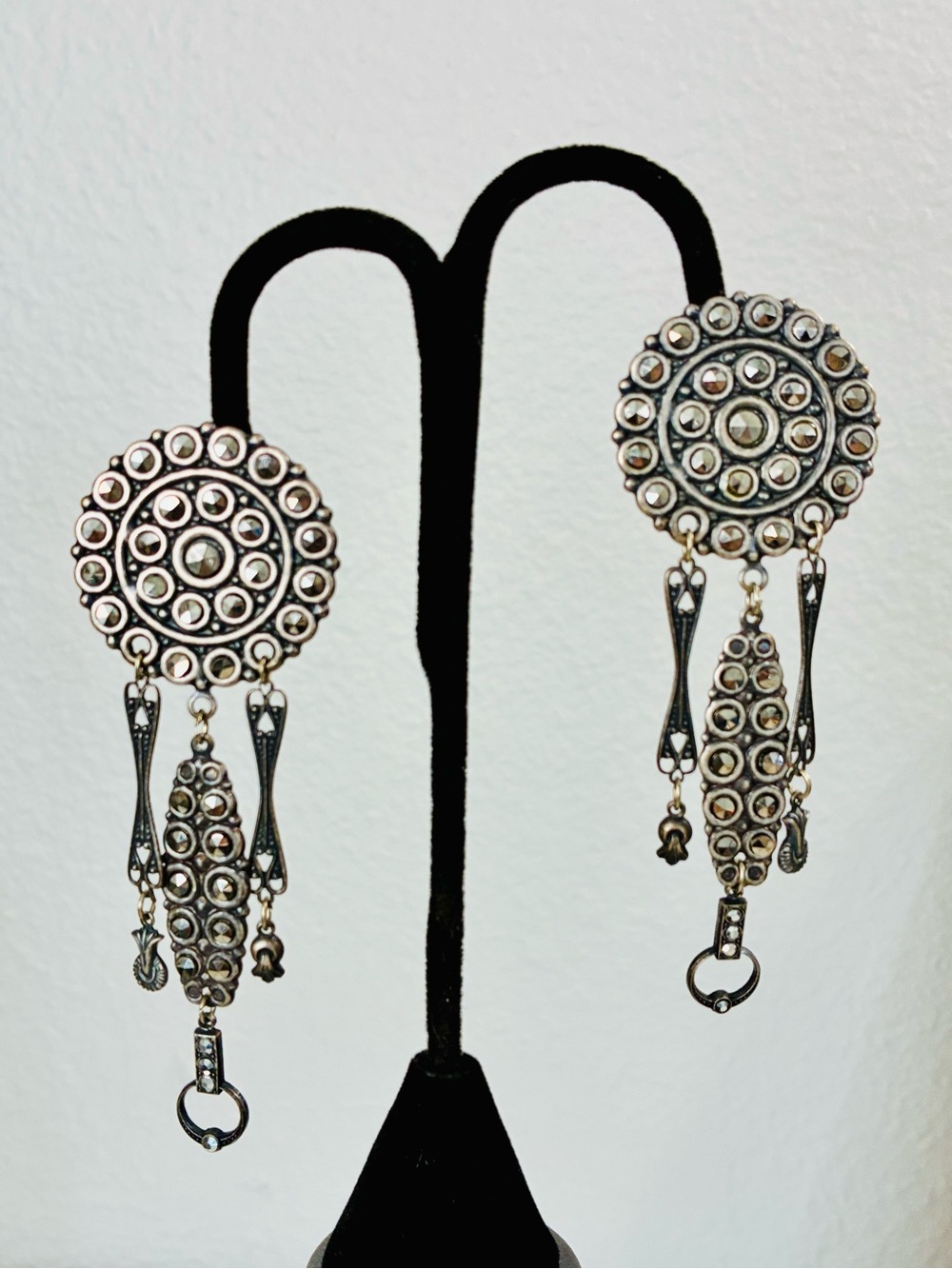 Antique Silver-Tone Art Deco Revival Dark Swarovski Dangle Clip Earrings 90s EUC - Picture 3 of 12